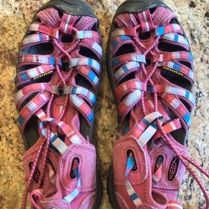 Keens for Kids!! Pink! Fits size 4-5.